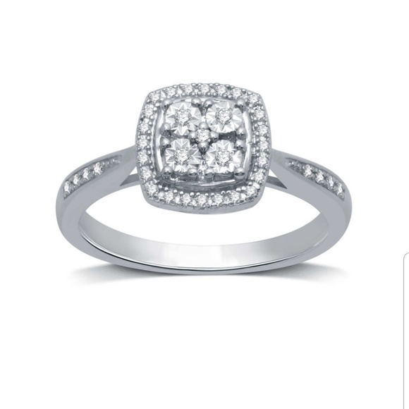 DIAMOND RING 1/10TW DIAMOND SET IN STERLING SILVER - Picture 1 of 5